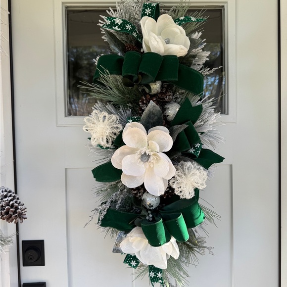 SOLD LOCALLY. Winter Magnolia Swag/Centerpiece/Door Hanger - Picture 11 of 16